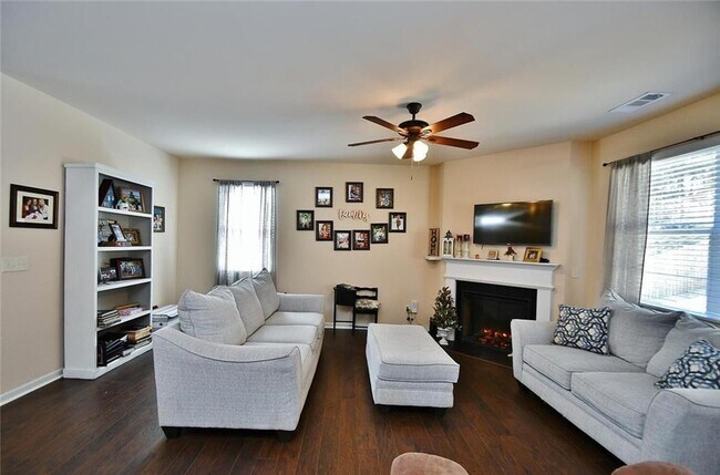 Foto del edificio - 3110 Boxwood Crossing