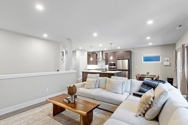 Foto del edificio - 2128 229th Pl SW