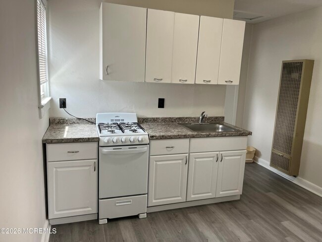 Building Photo - 406 NJ-35