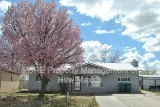 Building Photo - 3307 Edgecliff Dr