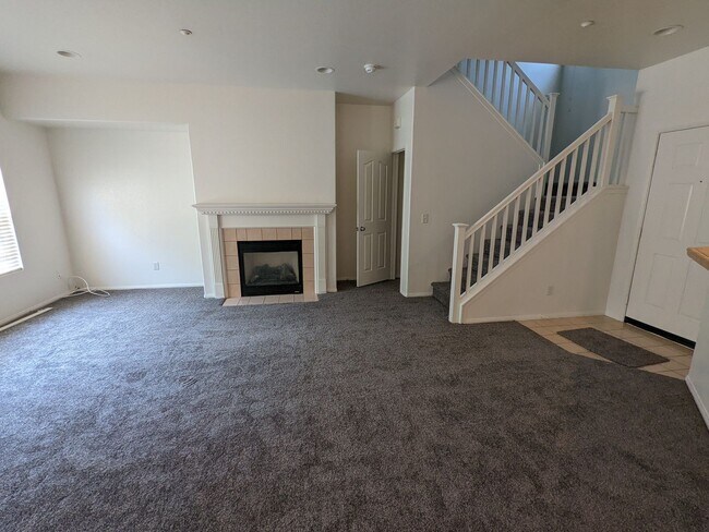 Foto del edificio - Condo located in Northeast Rancho Cucamonga