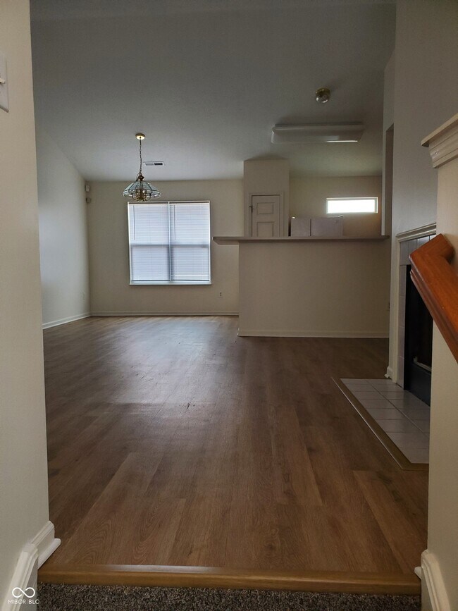 Foto del edificio - 4950 Potomac Square Way