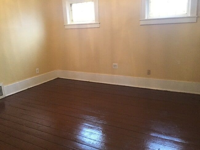 Building Photo - 3 bedroom Single Family ( Harambee )