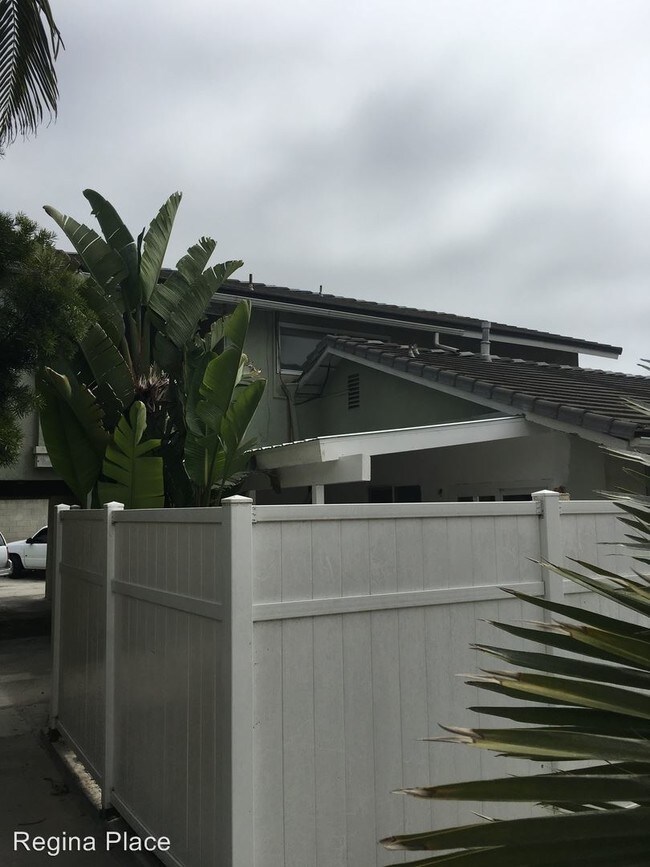 Building Photo - 16612 Regina Cir