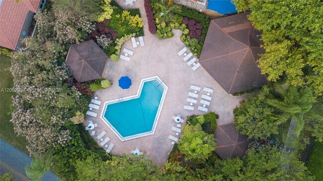 Foto del edificio - 2850 N Palm Aire Dr