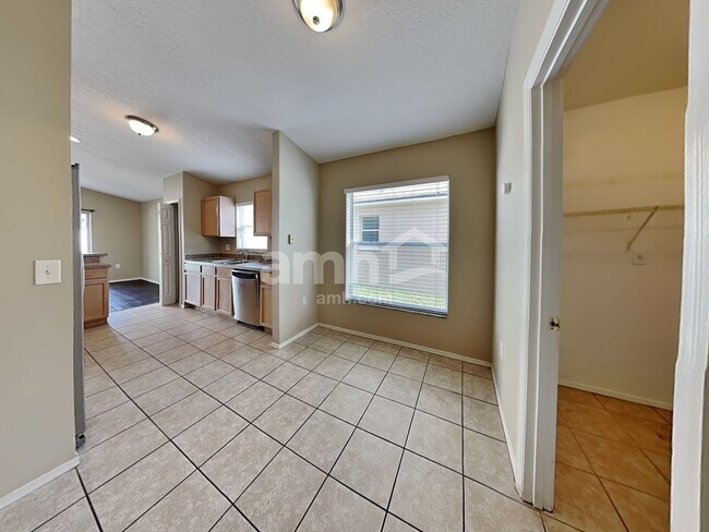 Foto del edificio - 2325 Ole Hickory Dr
