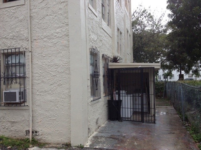 Foto del edificio - 335 NW 14th Ave