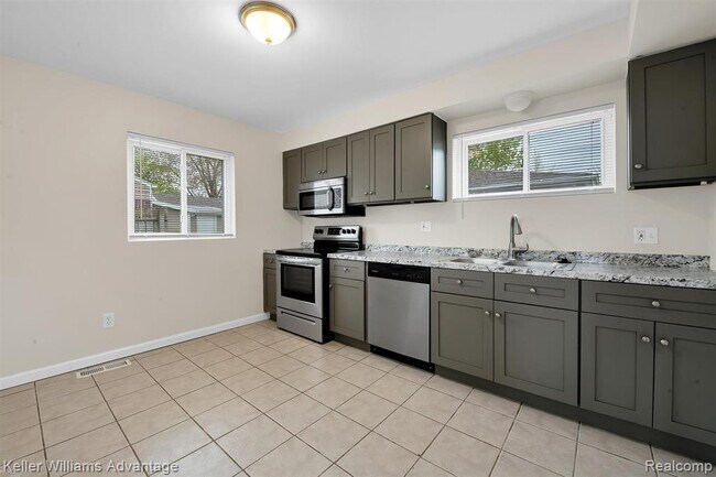 Building Photo - 11140 Ocalla Dr