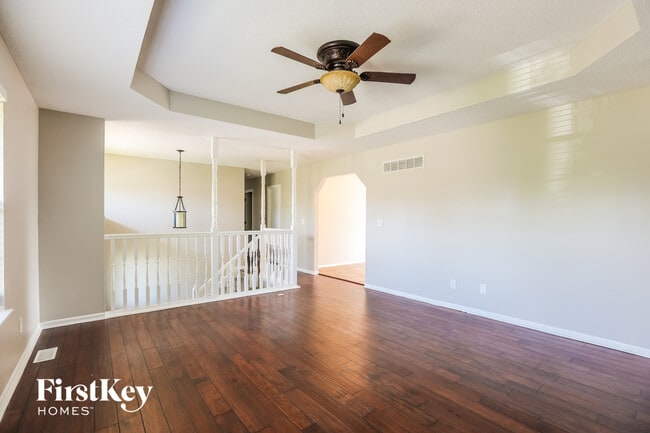 Building Photo - 1109 Wiltshire Blvd