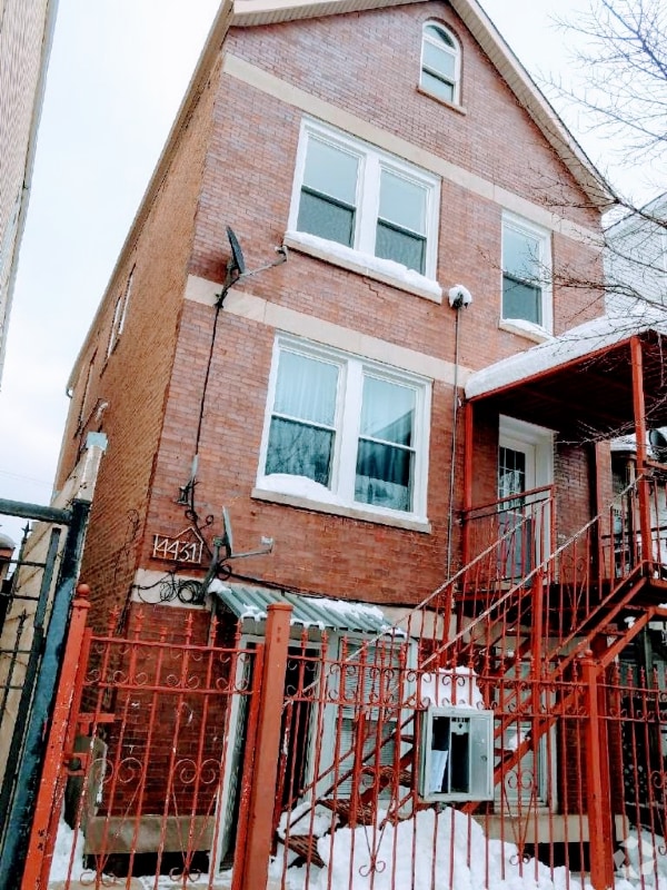 Building Photo - 4431 S Marshfield Ave