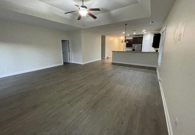 Building Photo - Charming Like-New 3BR Home with Fenced Yard & Easy Commute Near Fort Jackson