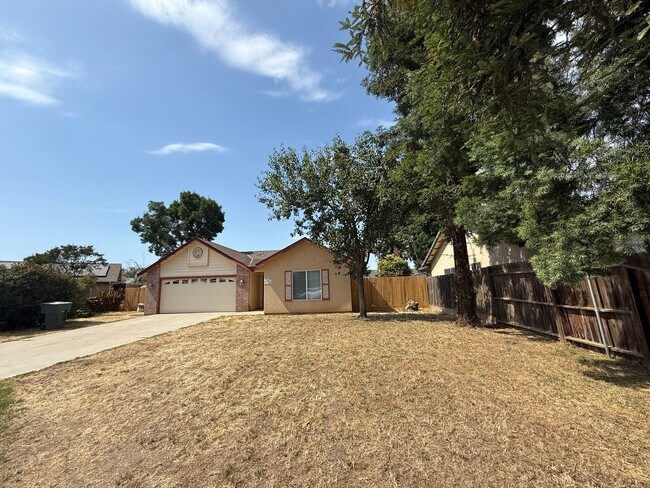 Foto del edificio - Must See! 4 bedroom, 2 bathroom located in...