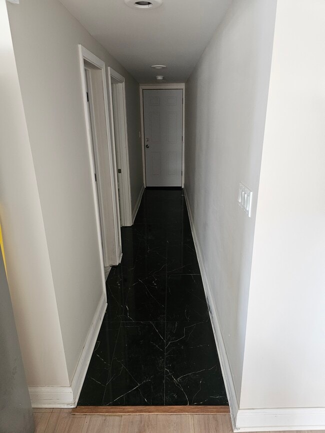 Building Photo - 4424 W 55th St