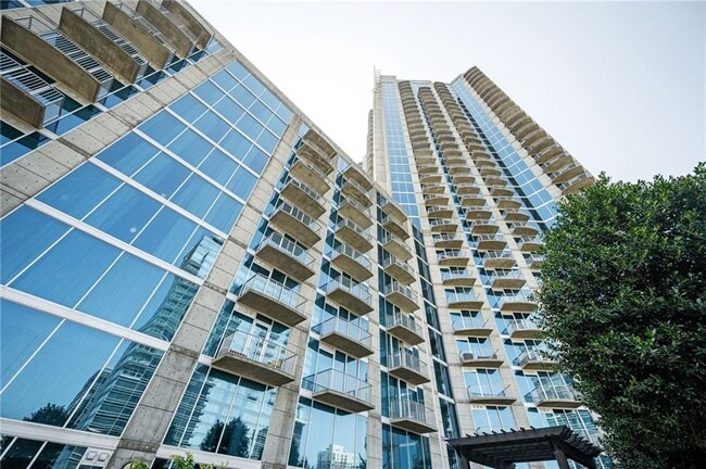 Foto del edificio - 400 W Peachtree St NW