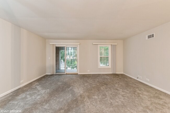 Building Photo - 560 Shorely Dr