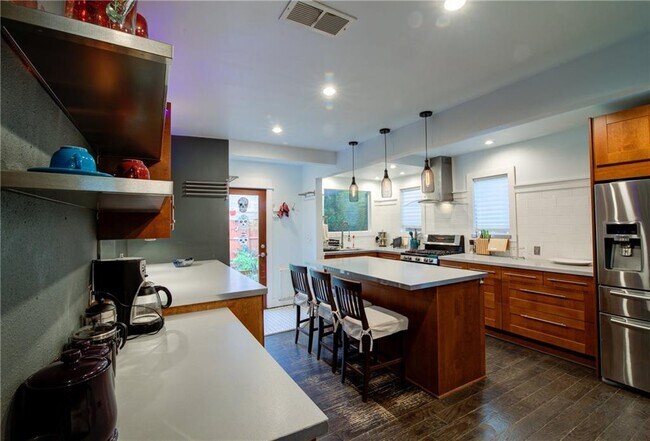 Foto del edificio - 2204 Chestnut Ave
