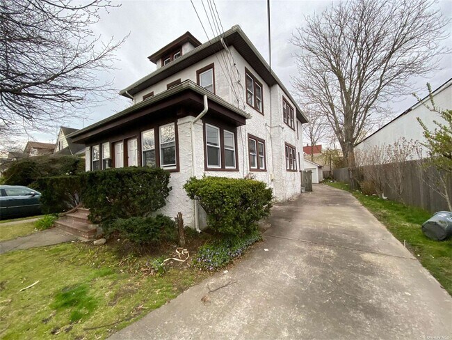 Foto del edificio - 2366 Parkview Pl