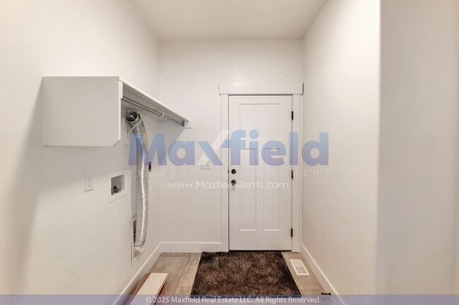 Building Photo - 5BD/3BTH/2GAR - Great space - Lehi Living