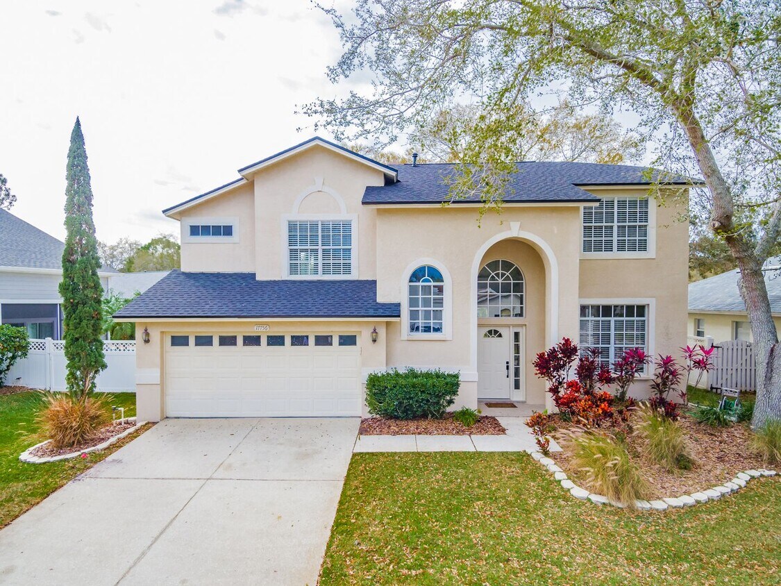 Foto principal - Beautiful renovated 4 bedroom 3 bathroom H...
