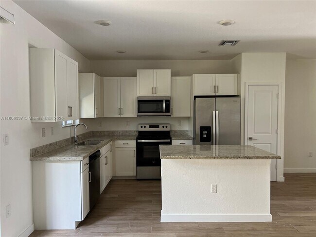 Foto del edificio - 2325 SE 10th St
