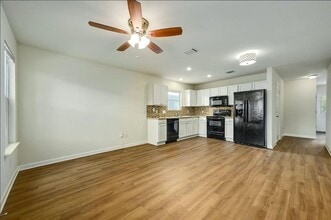Building Photo - 1531 Parkfield Cir