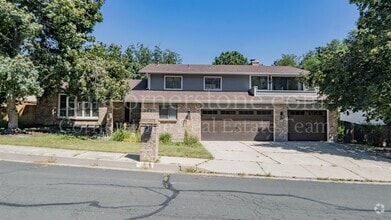 Building Photo - 3427 Clubheights Dr
