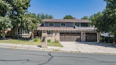 Building Photo - 3427 Clubheights Dr