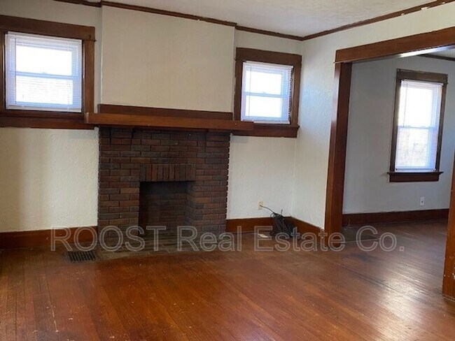 Building Photo - 147 W Hudson Ave