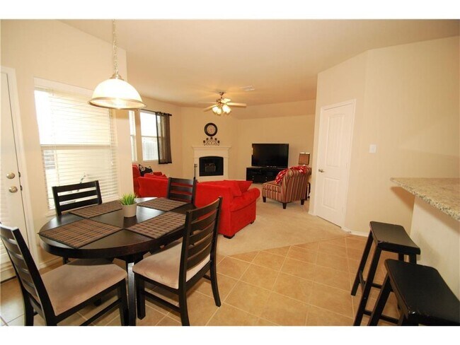 Foto del edificio - 2213 Jocelyn Way