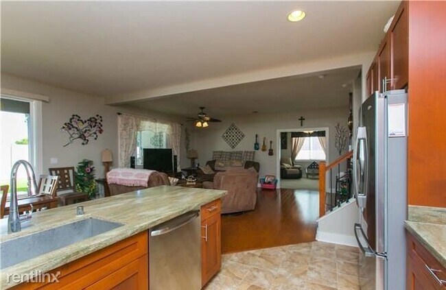 Building Photo - 4 br, 3 bath House - 91-214 Kuloihi Place