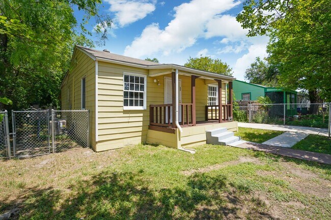 Foto del edificio - UPDATED 3-BEDROOM HOME IN LOS ANGELES HEIGHTS