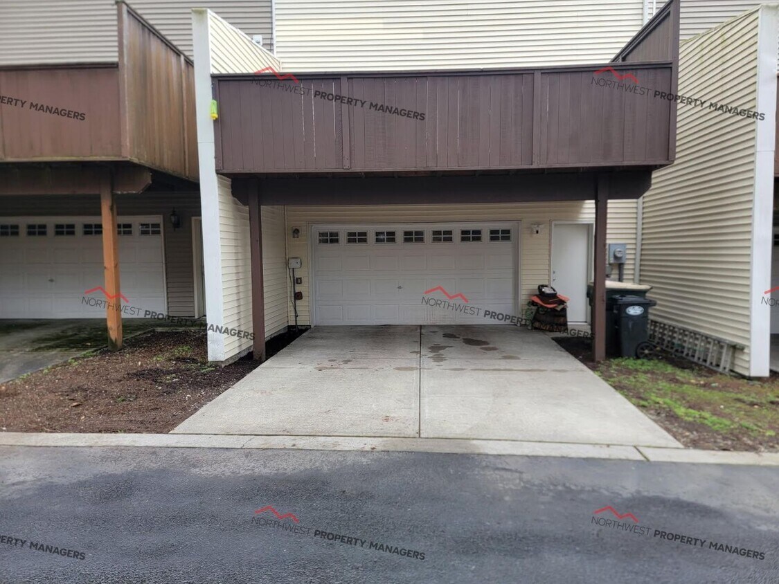 Building Photo - STATUS: AVAILABLE | R256 | $2765