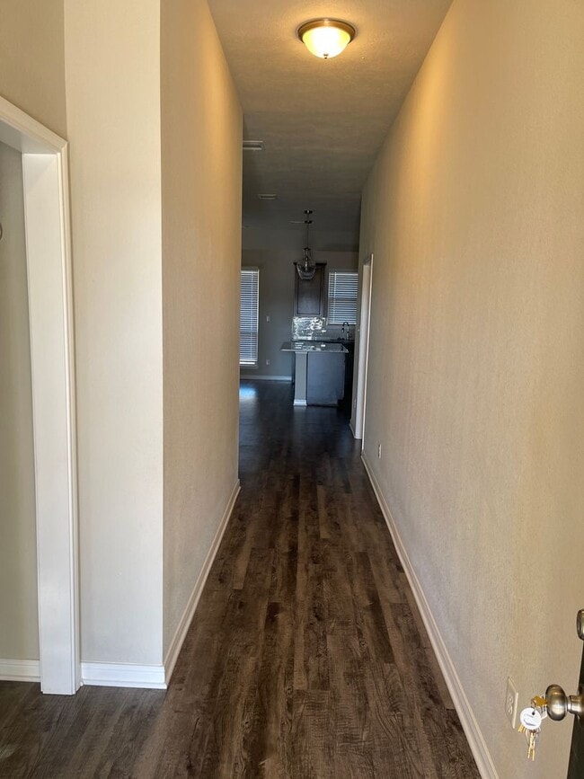 Building Photo - College Station, 3 bedroom /2 bath / 2 car...
