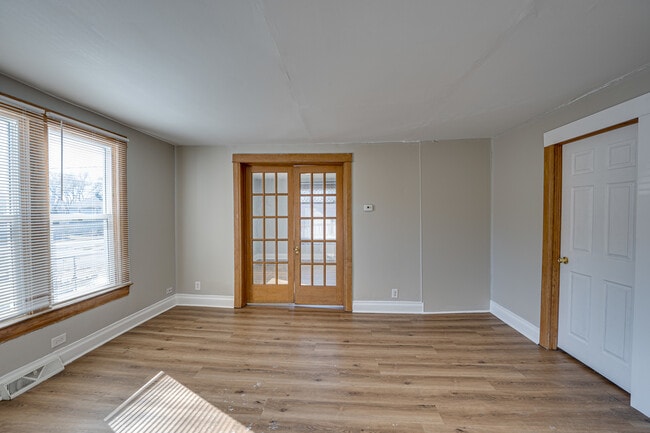 Building Photo - 407 Beach St