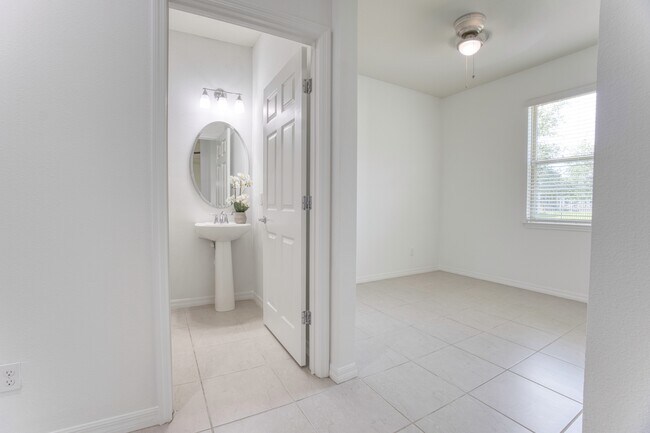 Building Photo - 5270 Brydon Woods Cir