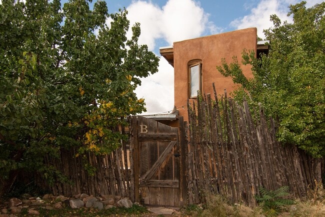 Building Photo - Casados St. - 247