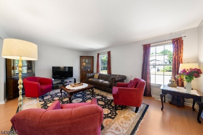 Foto del edificio - 32 Montville Ave