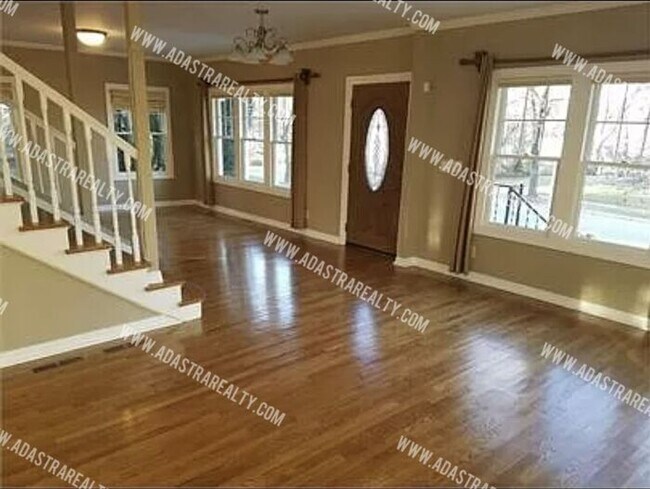 Foto del edificio - Amazing Brookside Home-Available NOW!!!
