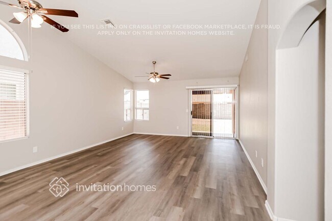 Foto del edificio - 6129 Colby St