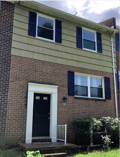Primary Photo - 7 Middle Grove Ct W