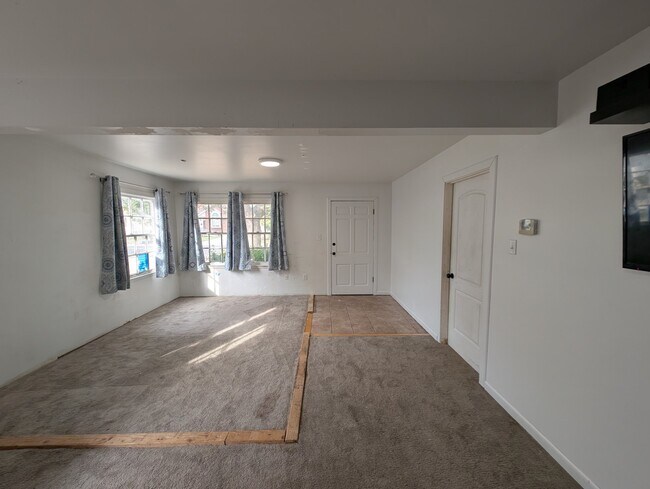 Building Photo - 255 Flint St