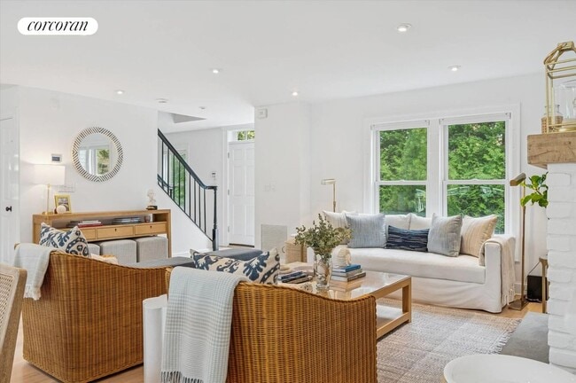 Foto del edificio - 32 Eastville Ave