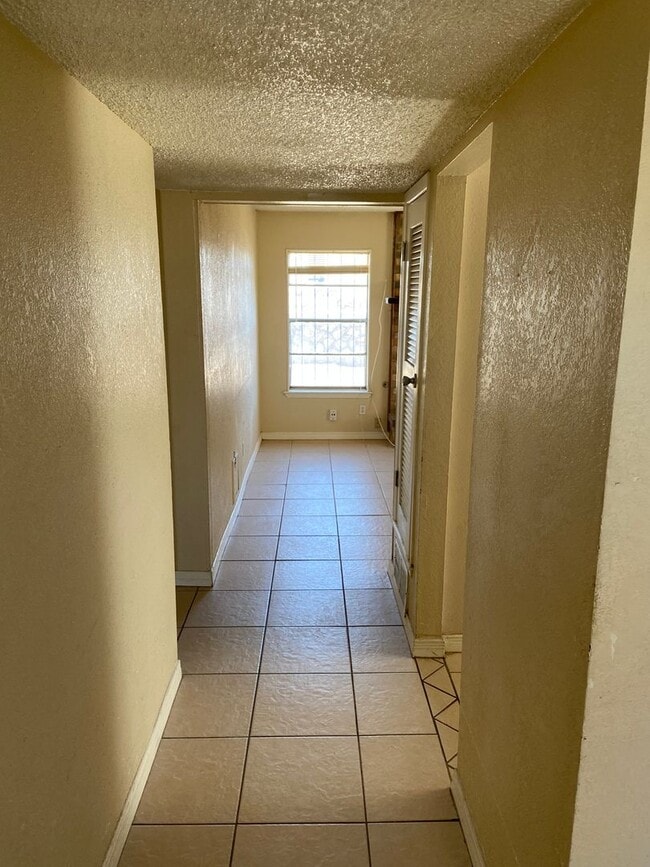 Building Photo - 10772 Port Arthur Ln