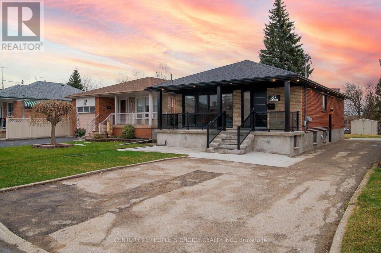 Primary Photo - 37 Bentworth Ave