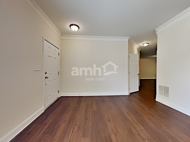 Building Photo - 204 Lanier Court