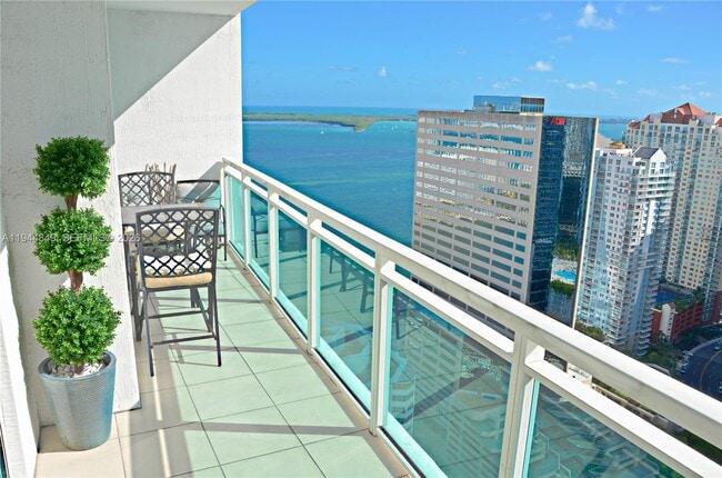 Foto del edificio - 950 Brickell Bay Dr