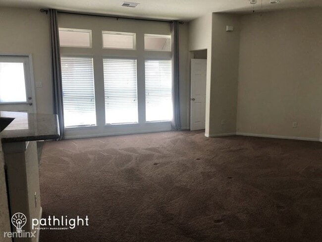 Building Photo - 4 br, 2.5 bath House - 14515 Myers Drive UNIT