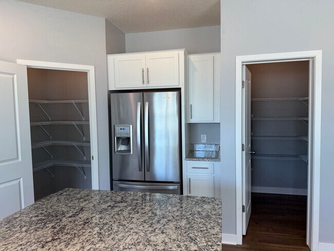 Foto del edificio - 13144 Zachary Ln N