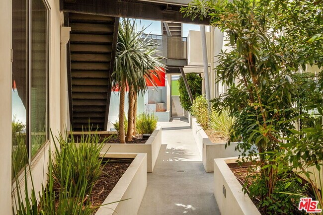 Foto del edificio - 616 Croft Ave