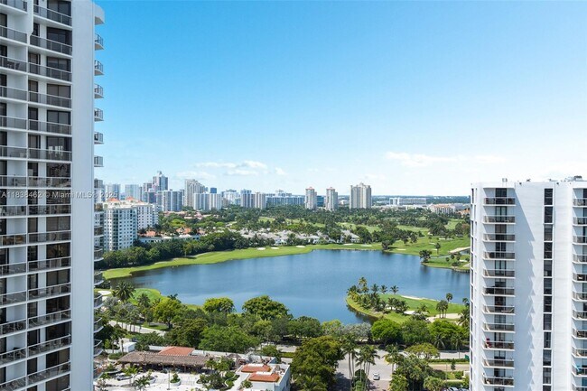 Foto del edificio - 20505 E Country Club Dr